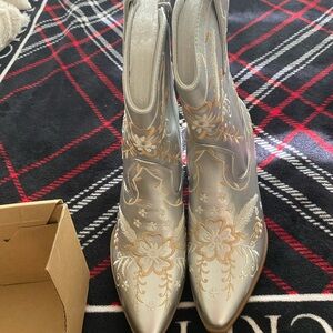 Chic Silver Embroidered Women's Heeled Boots